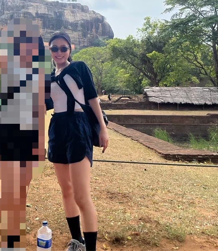 Crazy Japanese Girl shows feet in India loves indian men cheats on me in India