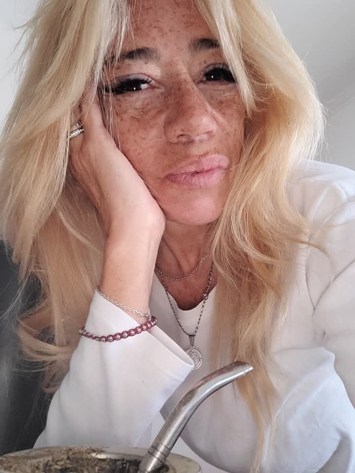 Fabi . Scataazza. Madura argentina. 29 videos con diferentes H. Trio y trio lésestá en @peporiles12