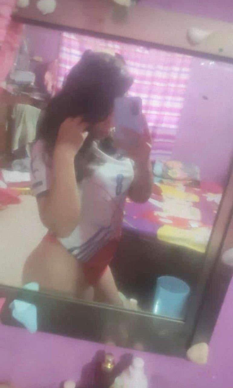 Una santa en la iglesia y una puta en privado ?