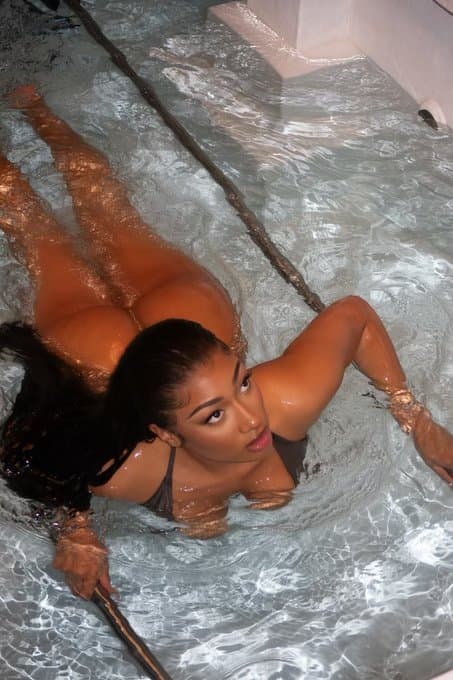 Click to view full size Tiddies Here