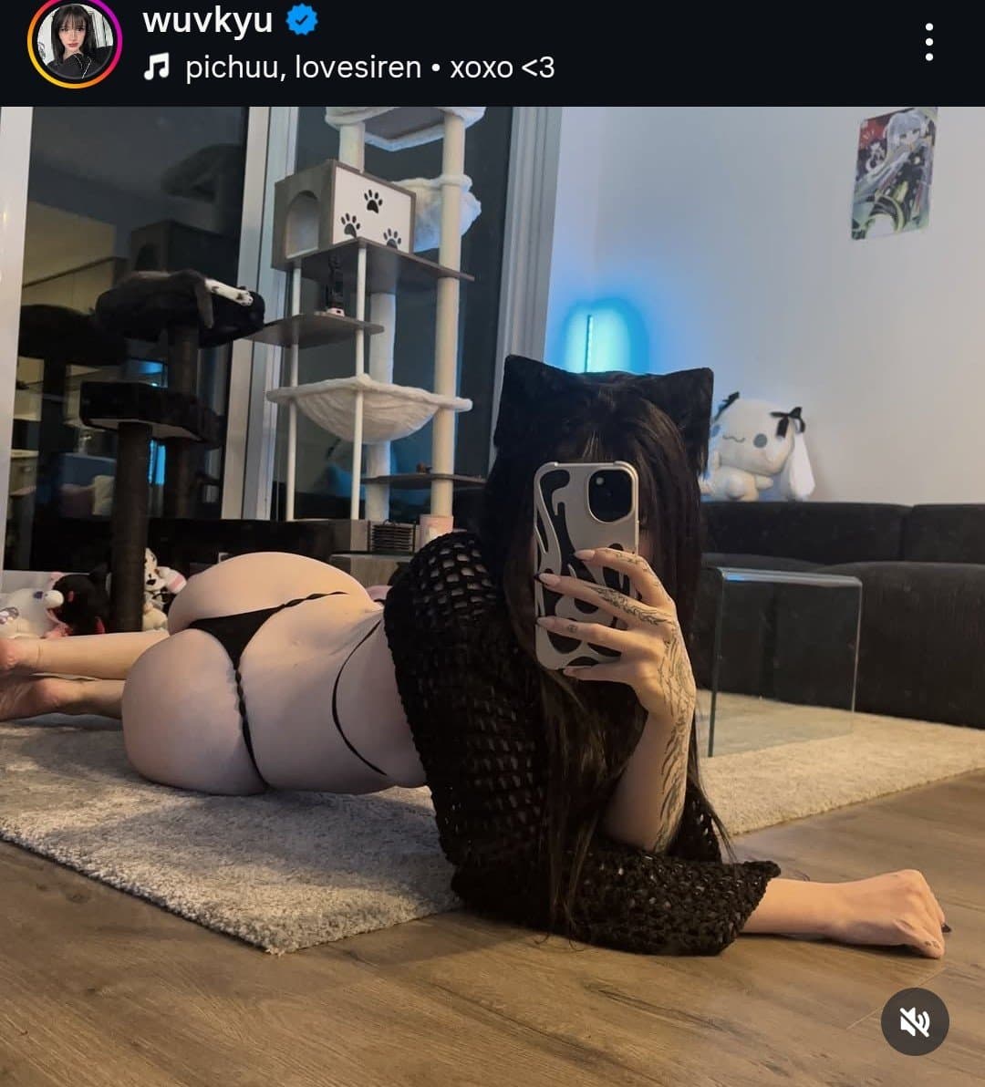 Ass x feet view ?????