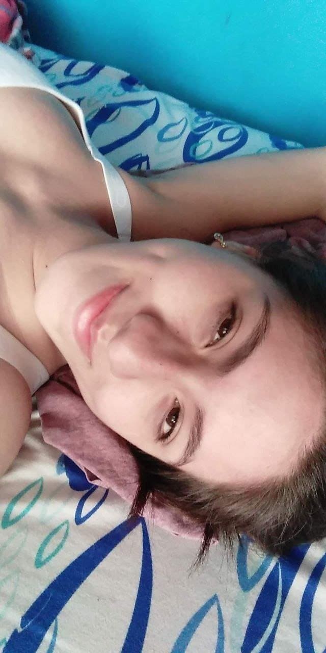 Rica flaquita exhibida por cornudo ??