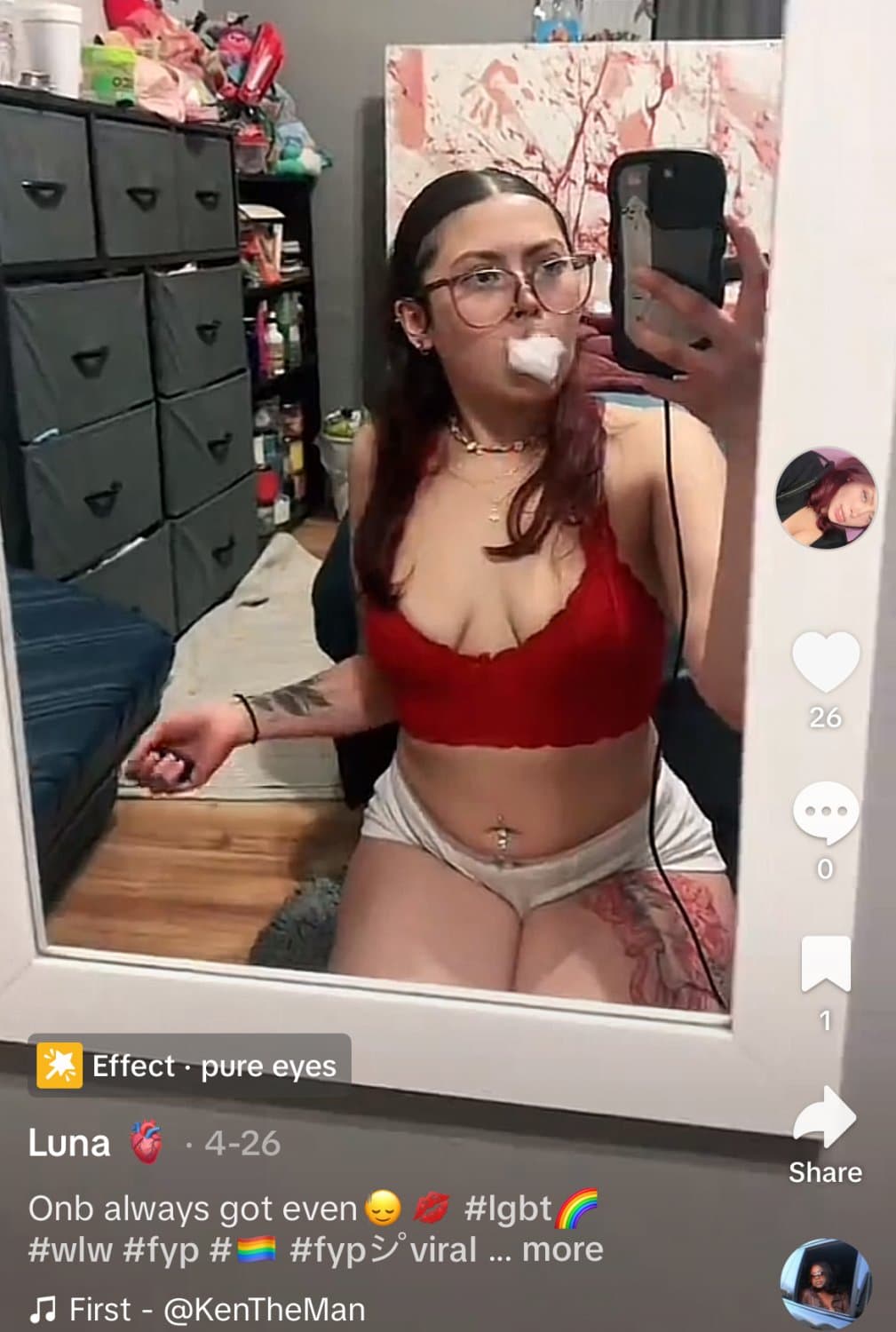 Anyone recognize this Chicago lesbo slut Luna ? Dm if got leaks