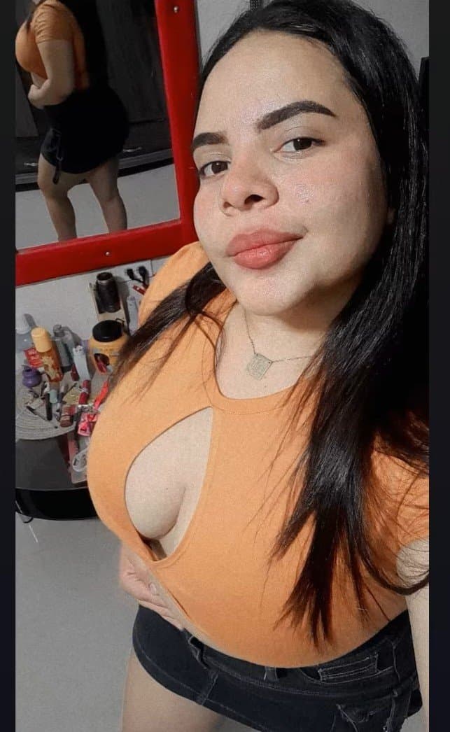 Click to view full size Bigtits latina