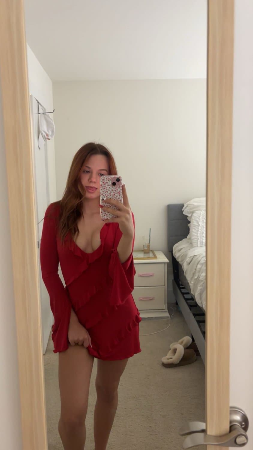 Cute college girl ready to be fucked hehe