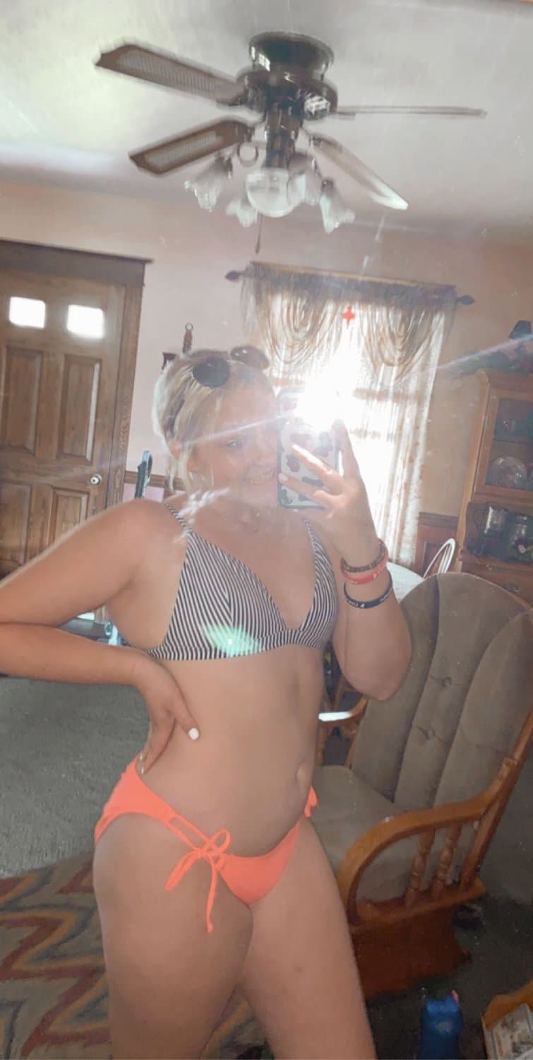 Click to view full size Hot And Slutty Petite Blonde Milf Military Wife pt3