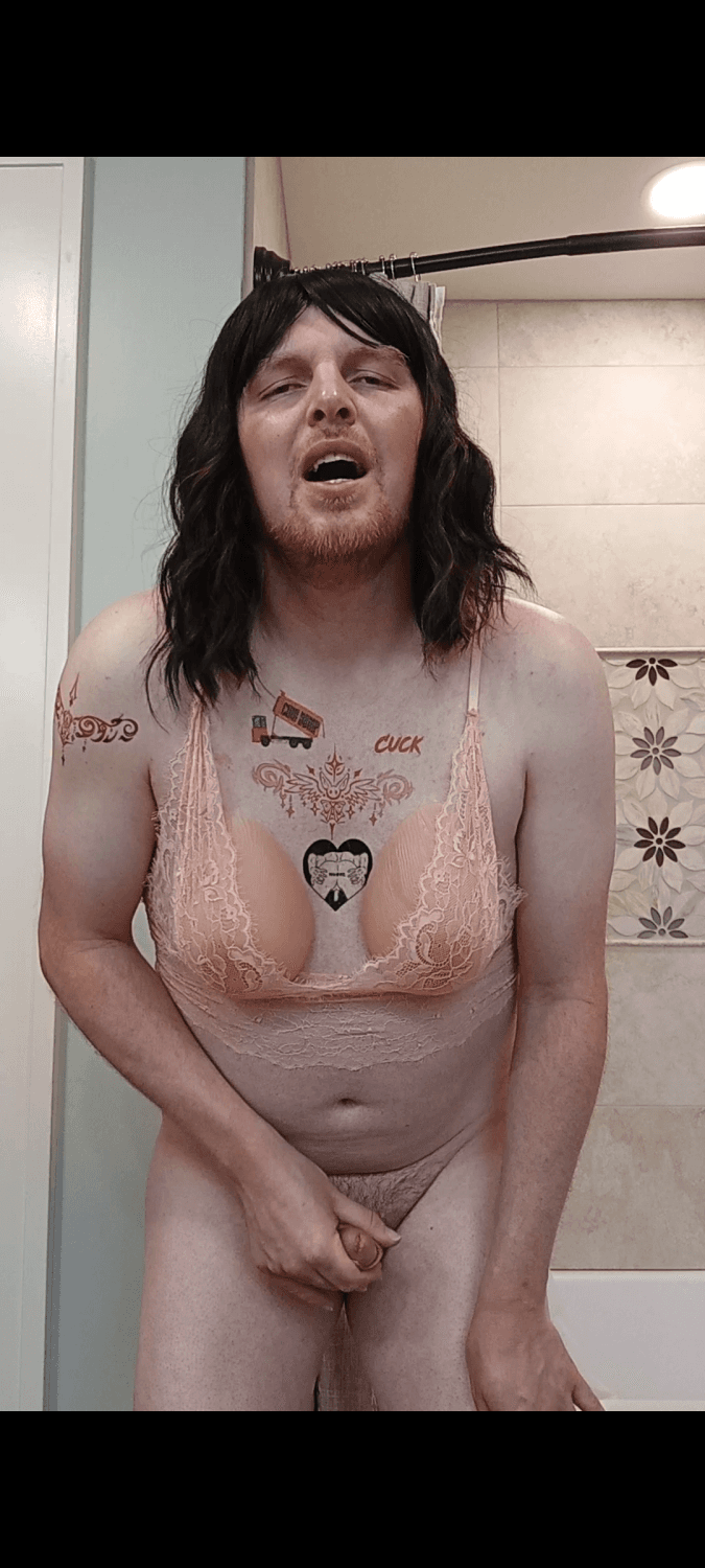 Sissy Derek chew Fenton Michigan