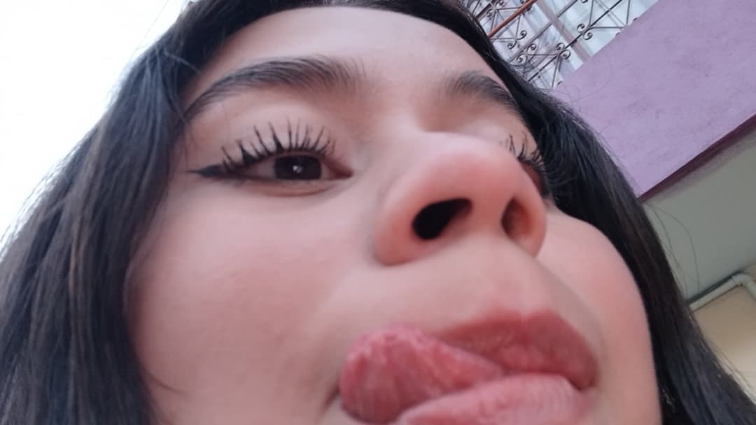 Una cogida a mi novia la más puta y zorra , me dice que ella es mi puta. Más en el perfil.