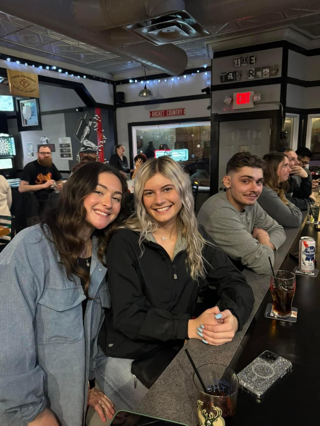 Linz is such a little hoe shaking that booty