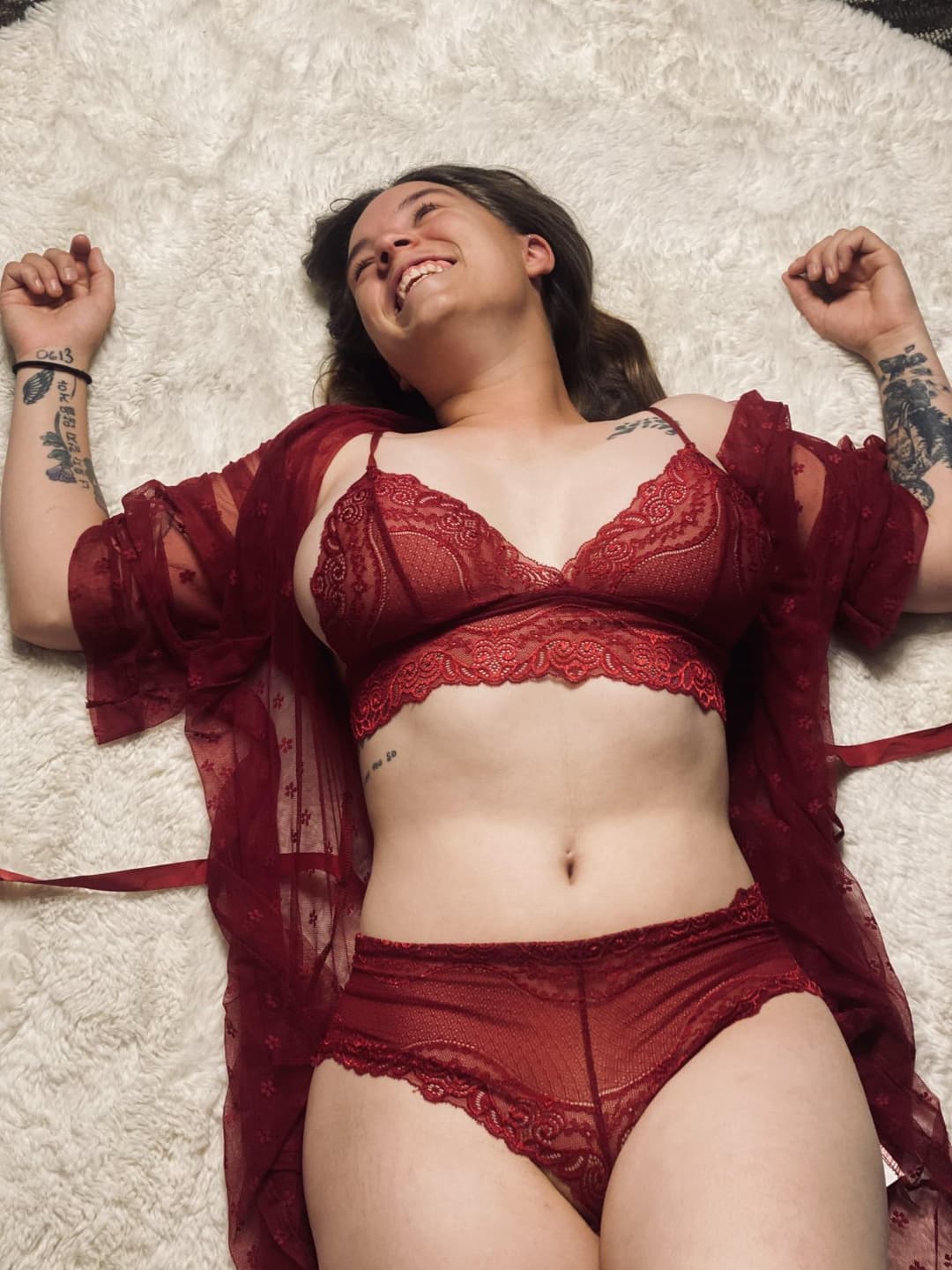 Chubby Slut’s Curvy Body On Display