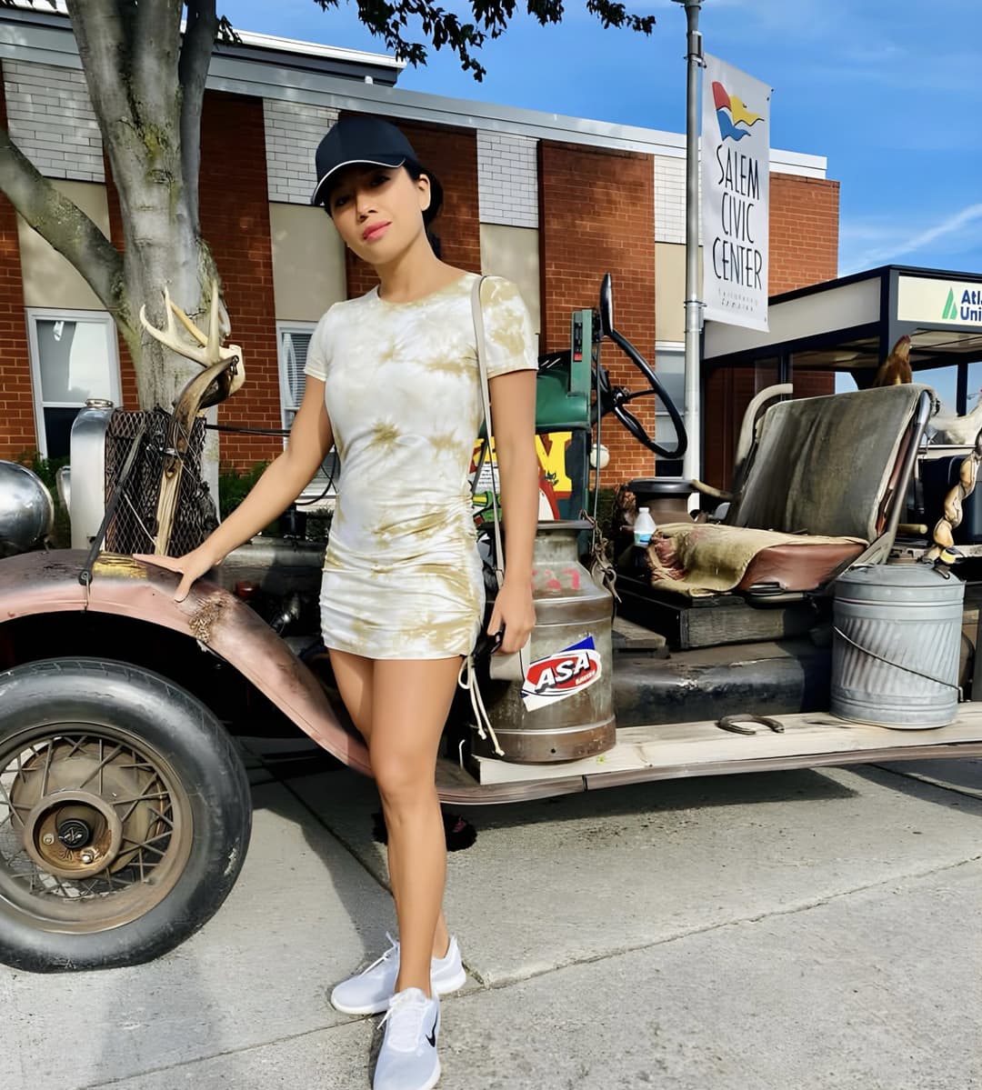 Roanoke Virginia Married Latina Mom Arrested on Charges of Public Nudity & Intoxication Released