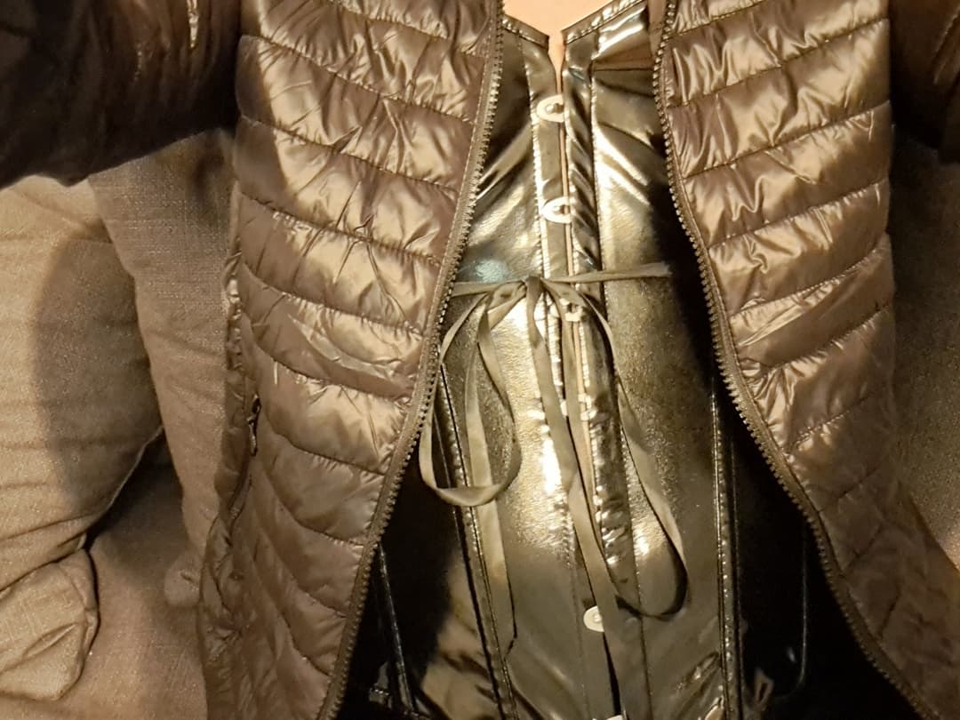 Crossdresser with Leather Leggings and Dildo / DWT in Leder Leggings mit Dildo