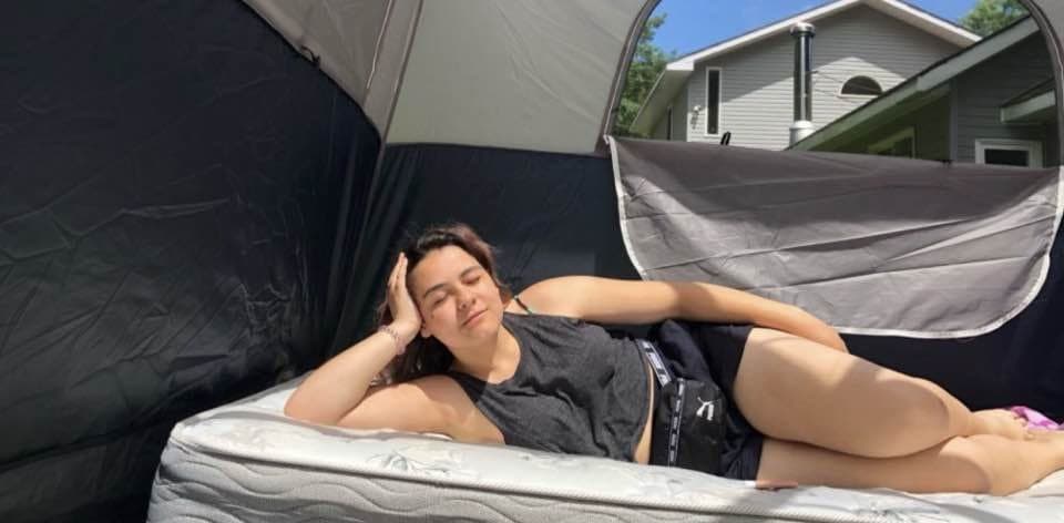 Flat tiddies wanting some spotlight