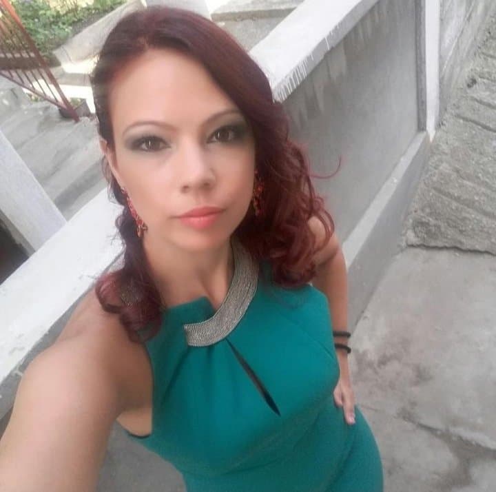 Albanian Amiti vs Serbian Ana, he destroyed her and send to her boyfriend.