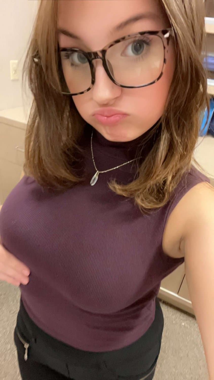 Click to view full size This horny 19 year old slut loves to fuck herself for older men