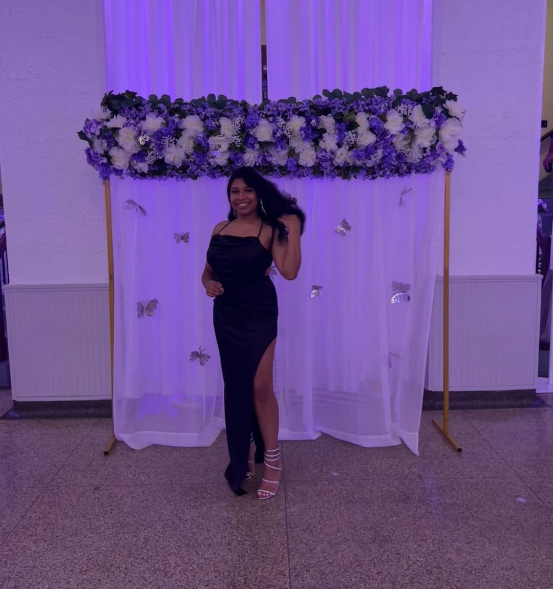 Her ass air smells like tacos-sfw