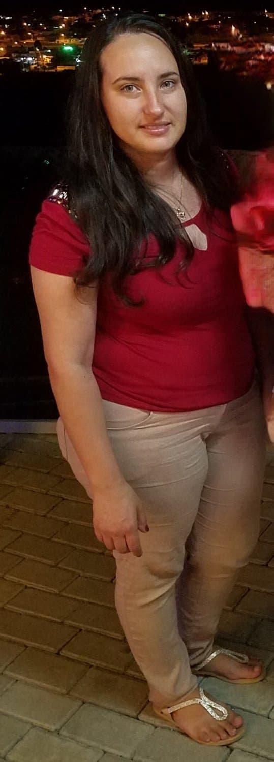 Olha a cara dessa puta,vou cobrir de leite essa cara de puta dela, q tesão meu pau ta se babando