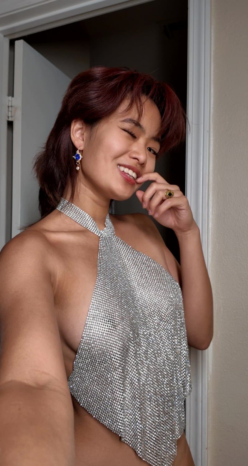 Eyes that tease… lips that tempt