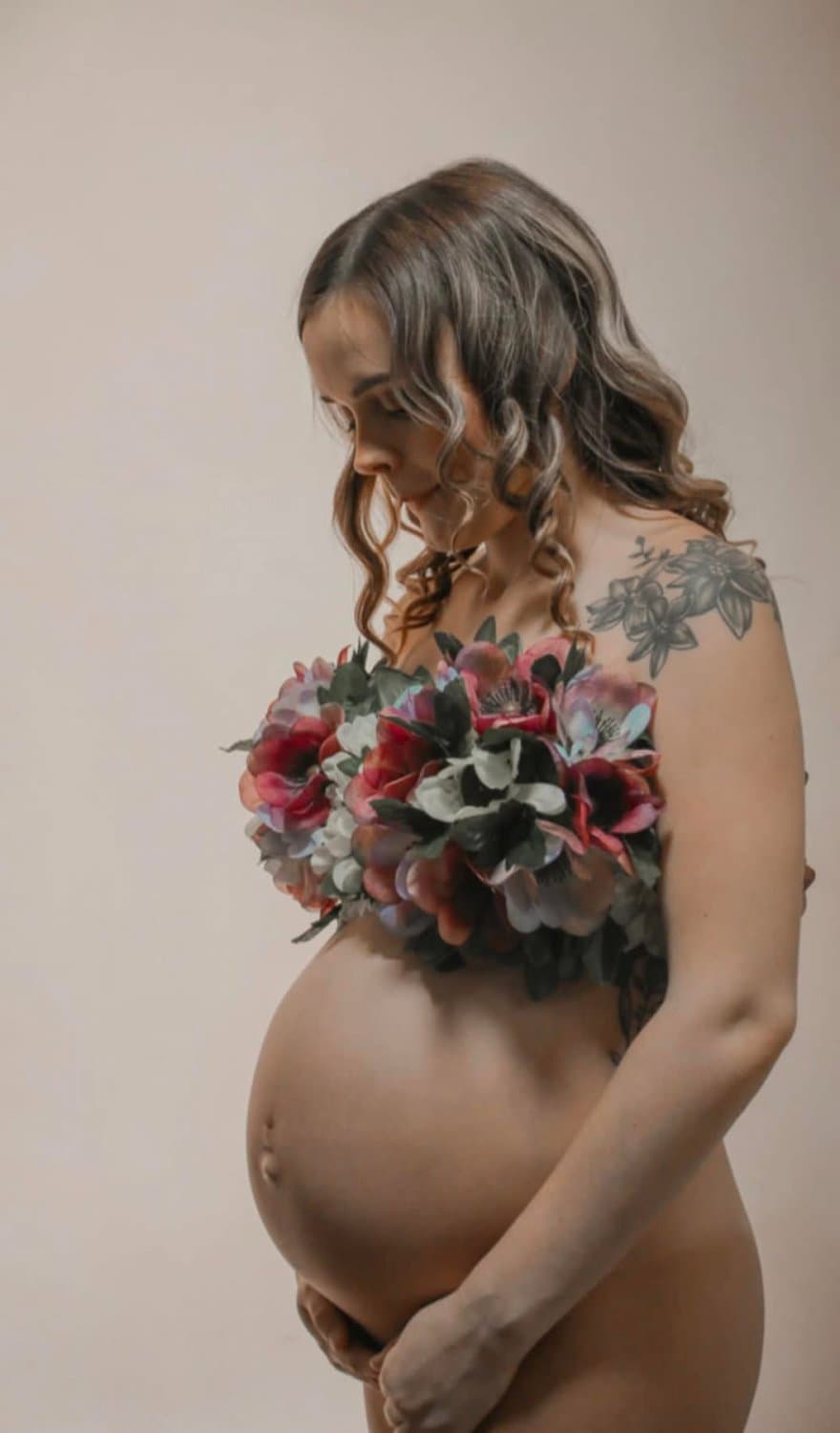 Ugly white girl with a nice little ass WAS BOUND TO BE A SINGLE MOM TO A BLACK BABY ?