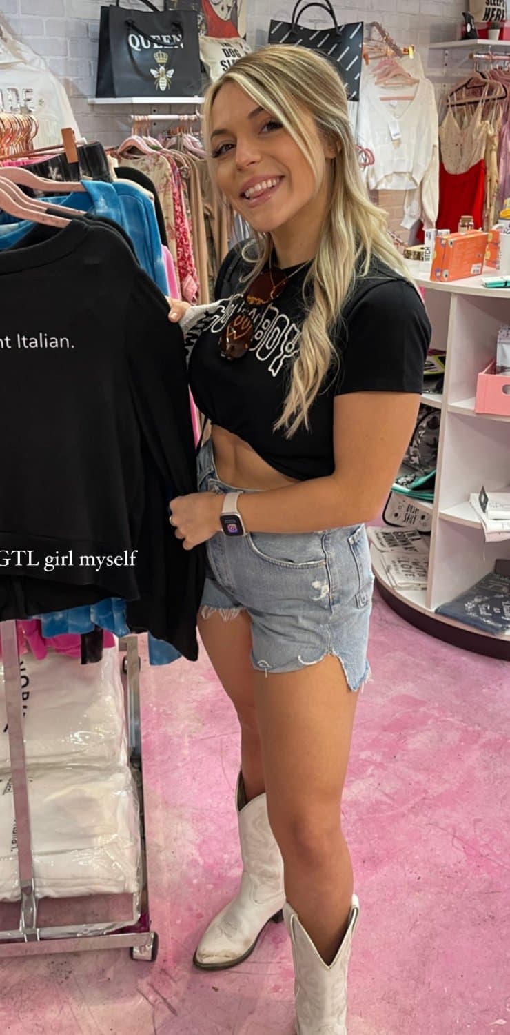 Click to view full size Pawg irl whore needs multiple loads blasted on that slutty face