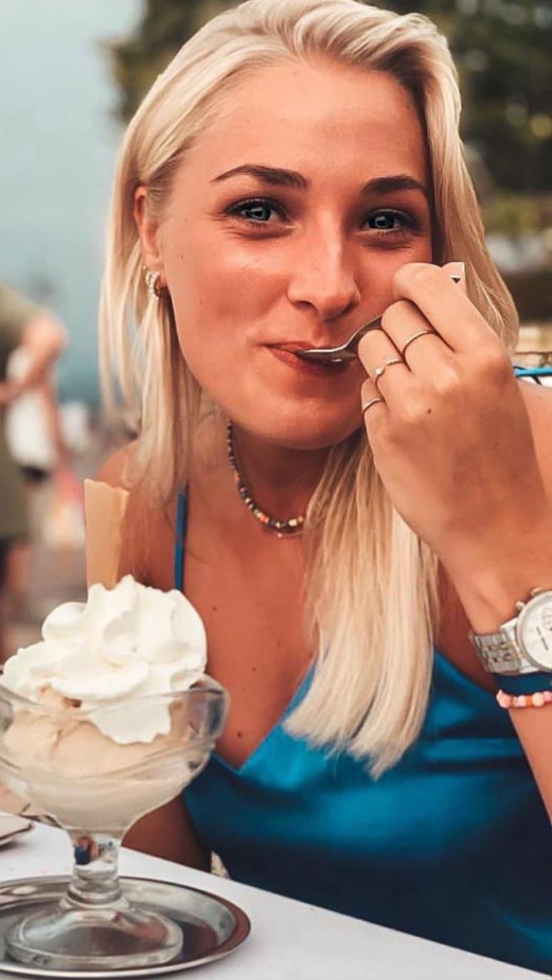 Naughty slut, easy fuck! PM for details.. she loves to whore around