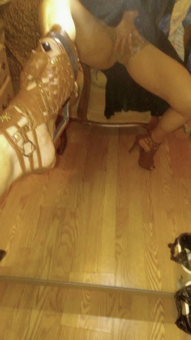 Sexy wife legs , mature white milf mom