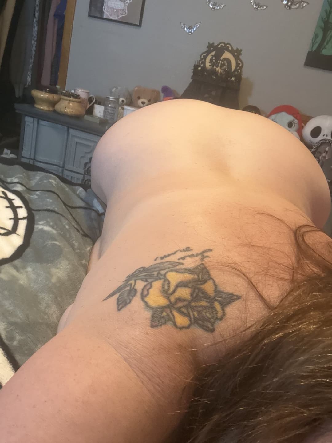 My cougar fuck toy teasing before she gets this young cock tonight