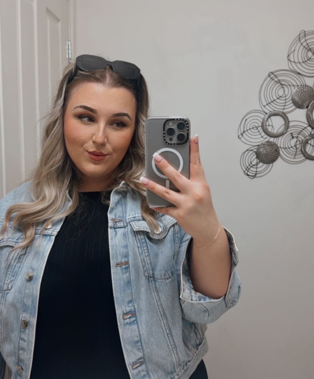 Kik fitfunseeker to discuss this blonde Aussie bbw and her fuckable face and DSLs. Tribs, edits, cap