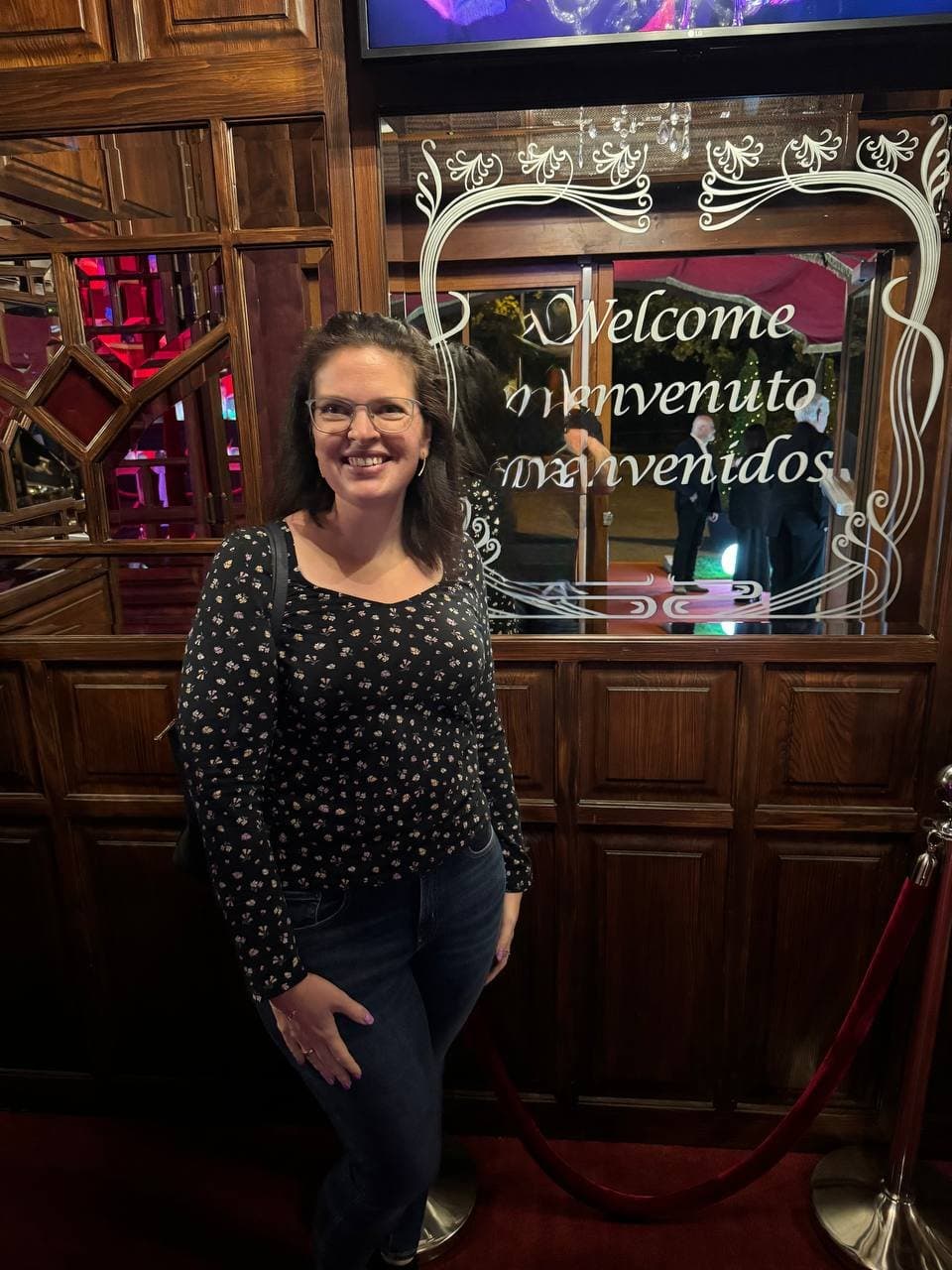 Anke, 35yo, fully naked with shaved Slit and bare tits for you to inspect