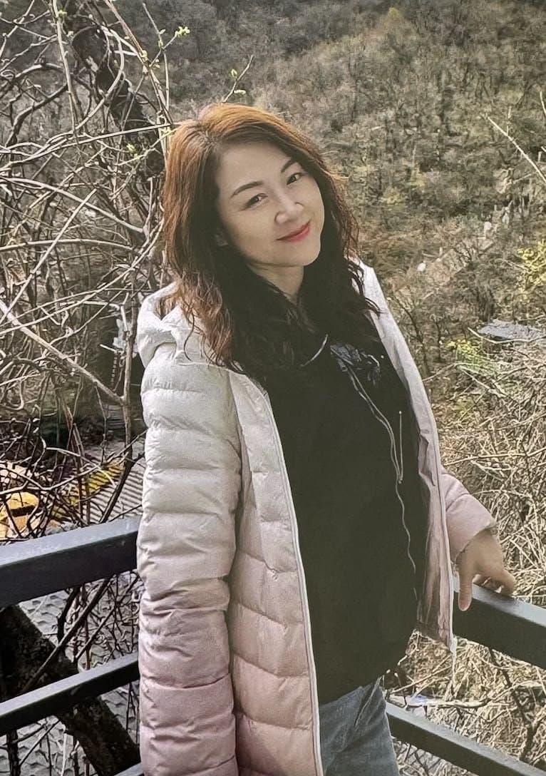 Asian businesswoman loves BBC