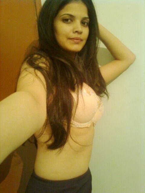 Click to view full size Hot Desi Indian Whore Selfie Leaks
