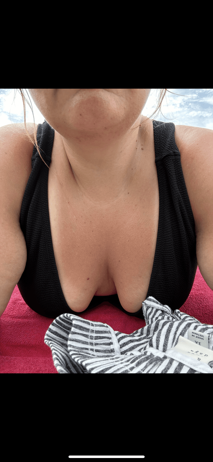 Dumb slut wife Abby banks Kik banks.jj59 for more