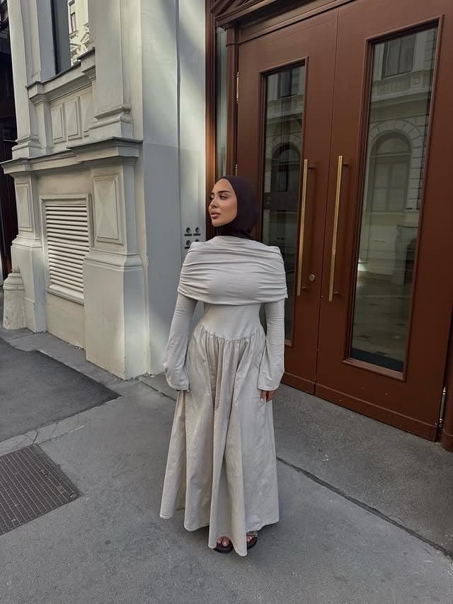 Arab hijabi girl with nice feet and soft boobs - hijab from austria