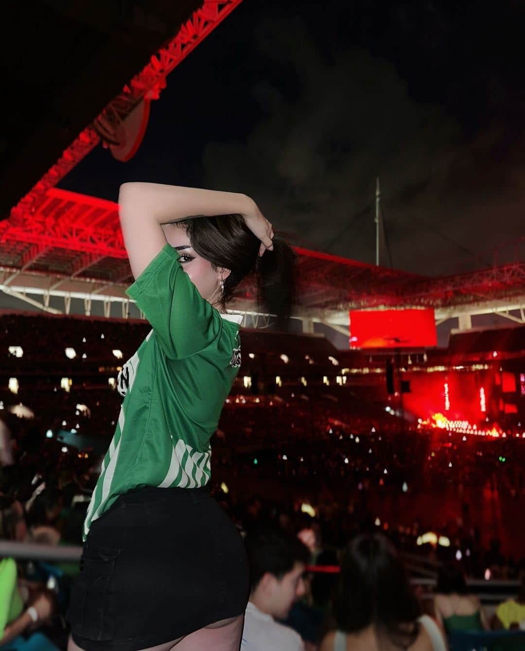 Venezolana Lilith Flaquita rica ???