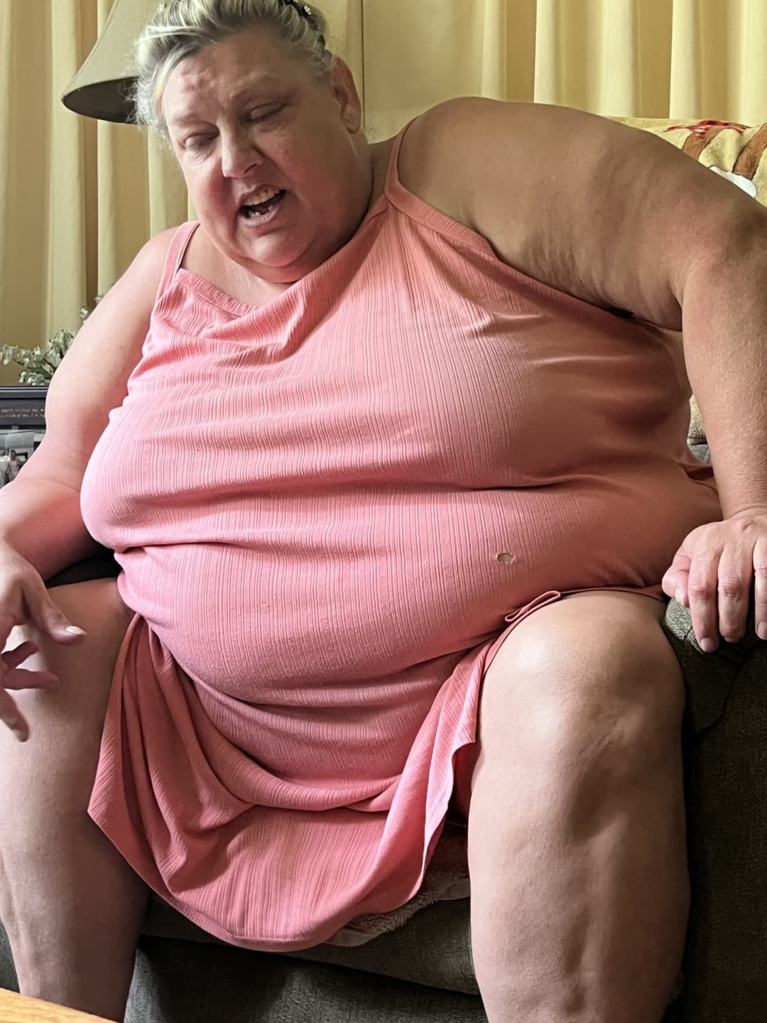 Real ssbbw mom candid too fat to stand and cook but fat enough to fuck