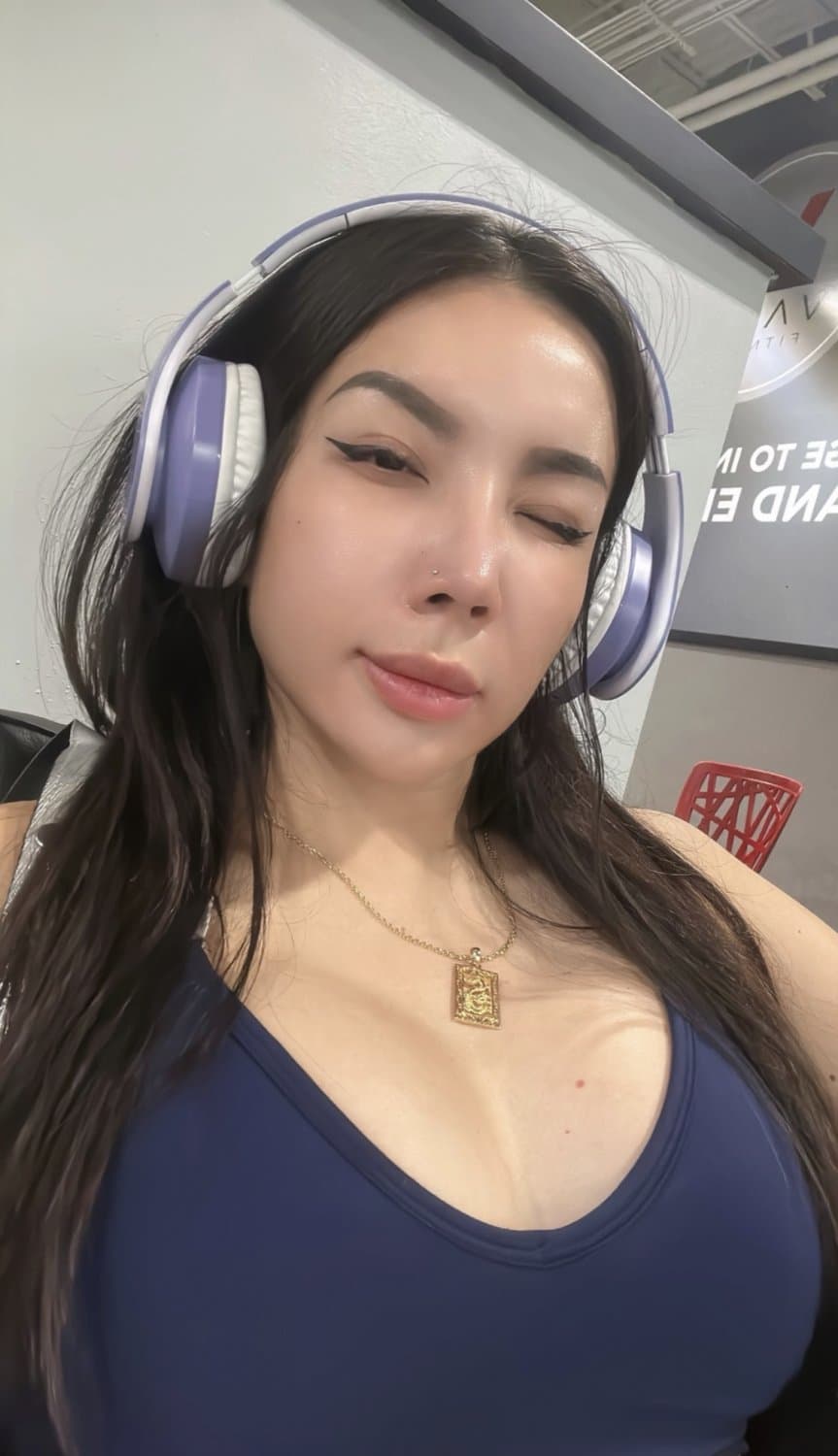 Single Mom Truc Anh Vietnamese Hoe.