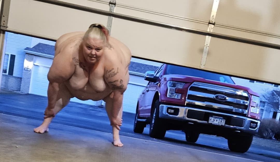 Nasty Public Fat Bitch Aprill Thompson is addicted to BBC