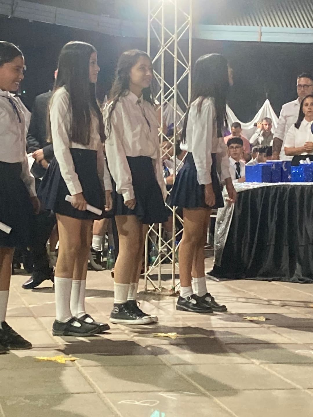 Nenas jovencitas colegialas