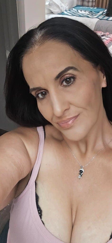 100% REAL. MATURE GRANDMA MILF MOMS actual camera roll nudes leaked check ur moms