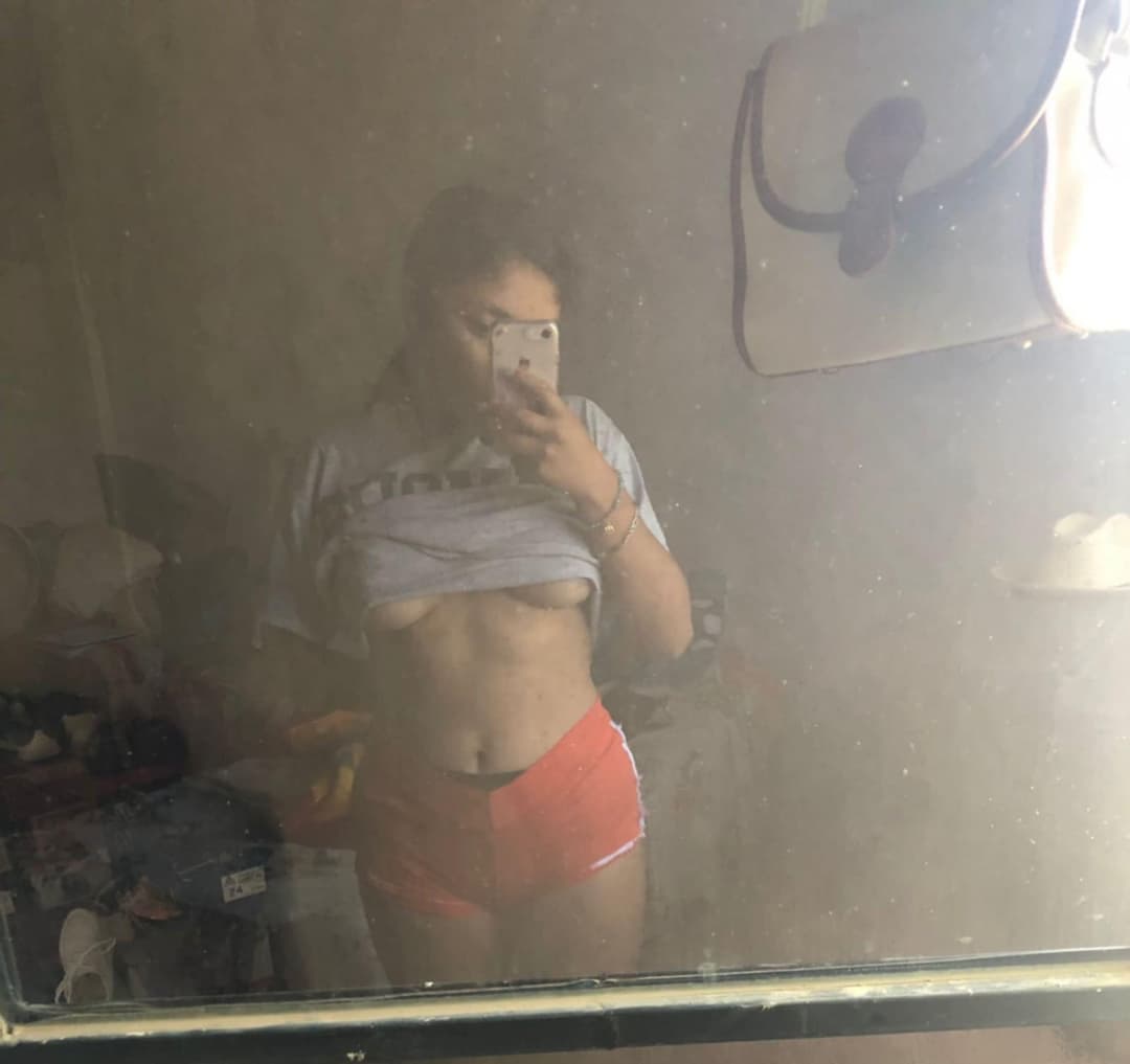 Karlita mamacita hot?