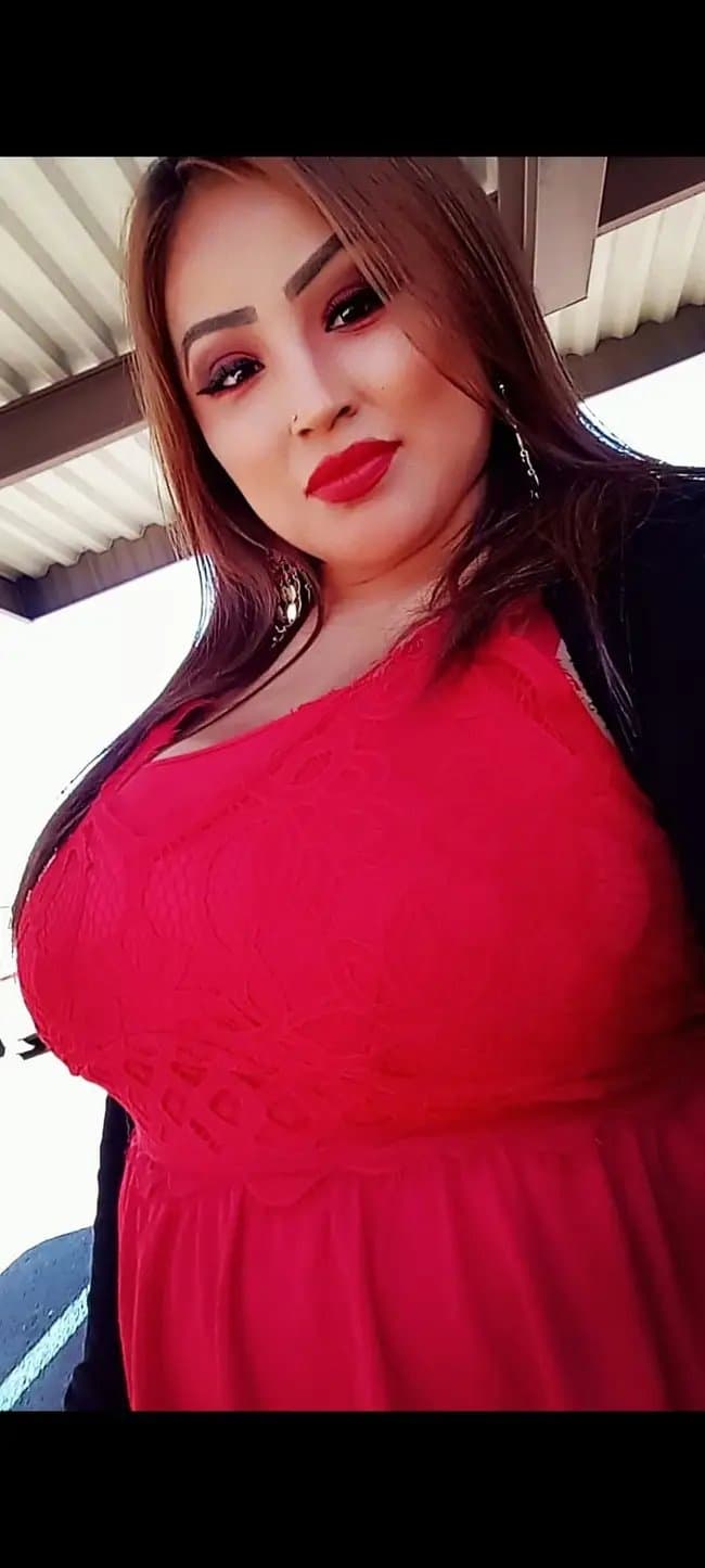 Danetra is so sexy i would creampie her and over in sperm!