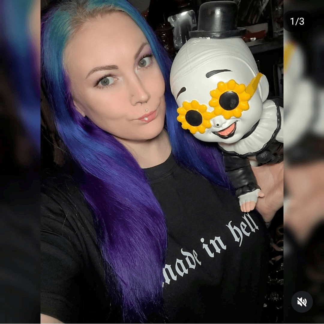 Click to view full size Radiant skin on this 45 year old MILF. Would love seeing her victimized in a snuff film.???