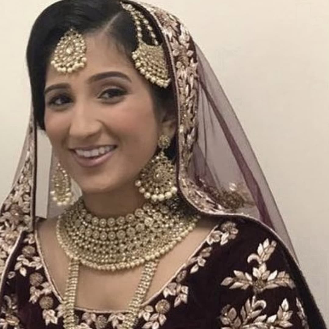 My indian desi Wife wants to be gang banged dm what you would do need 3 ppl