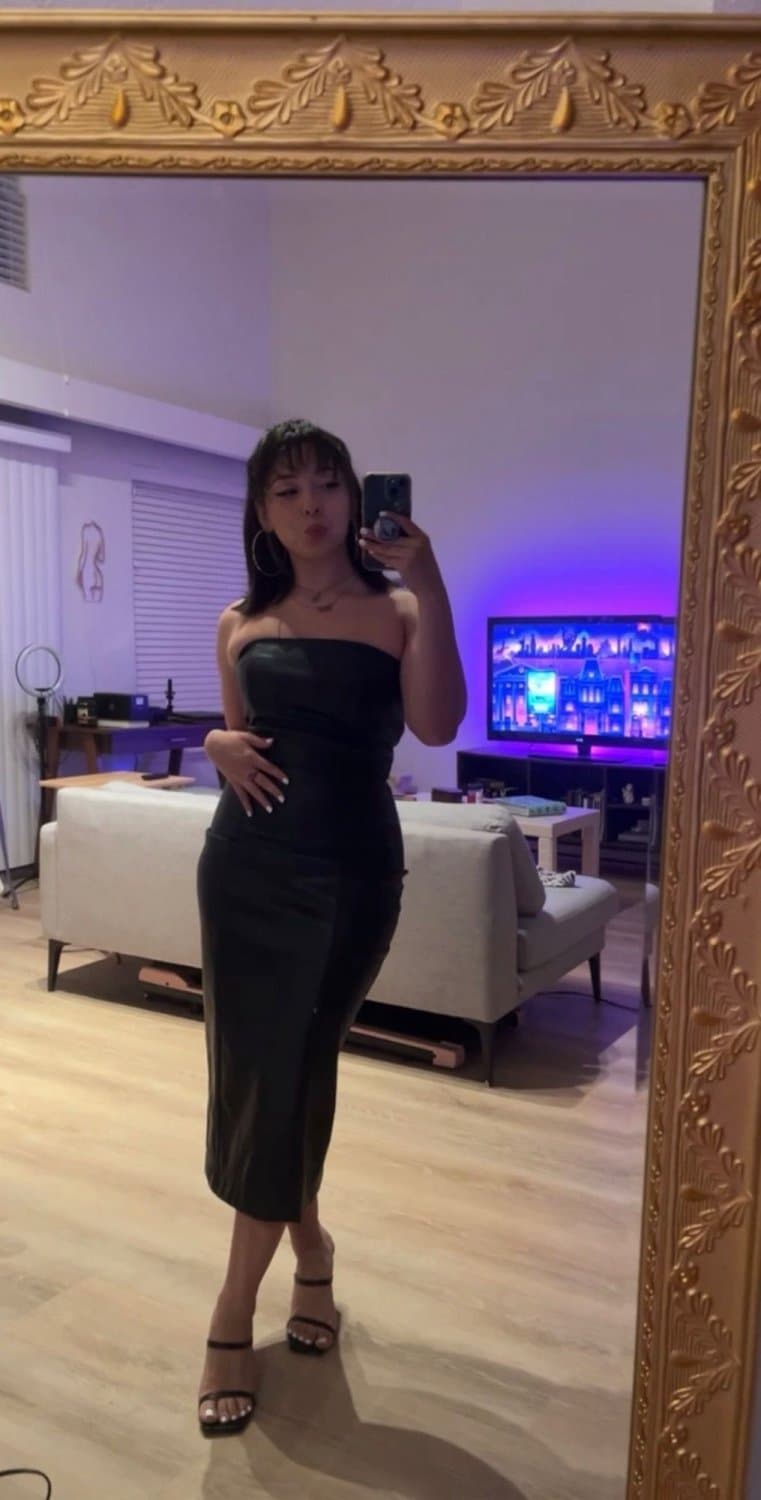 Cute latina gym girl