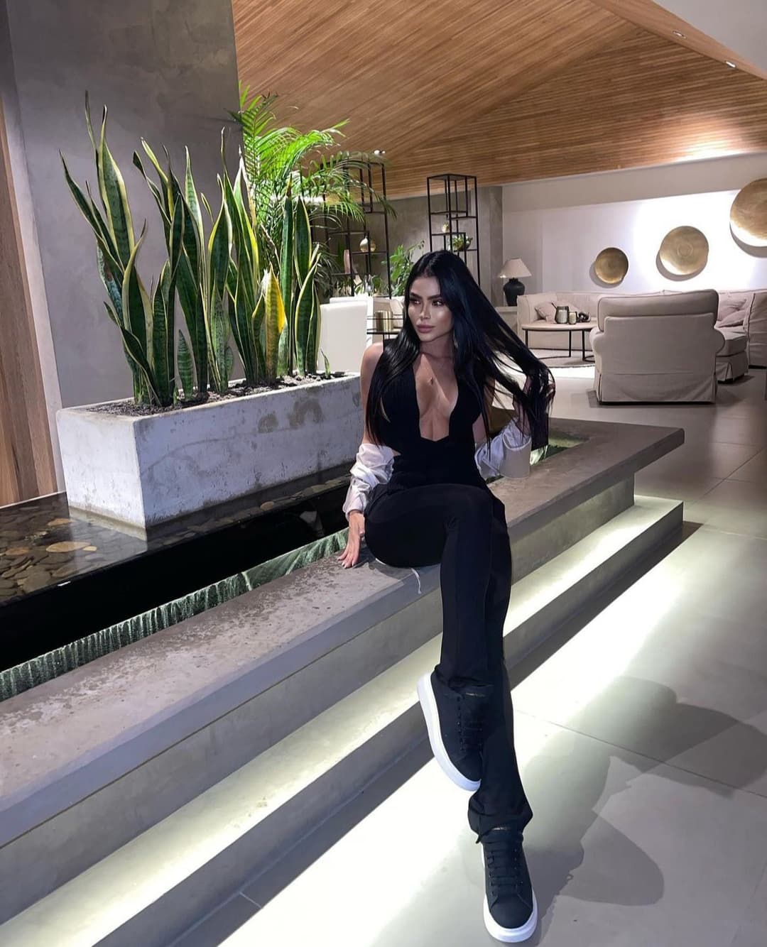 Colombian monster is convinced by gringo to fuck for money - secret video in the comments