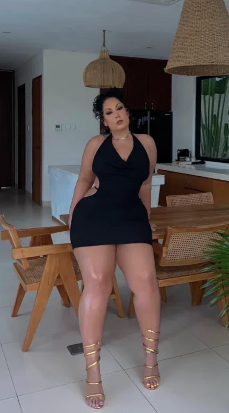 Click to view full size She goes by the name of Lollie on snap chat does anyone have anything of her? Thick Amazon Latina