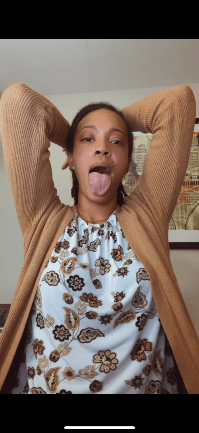 Long tongue big mouth I want head from this pretty girl