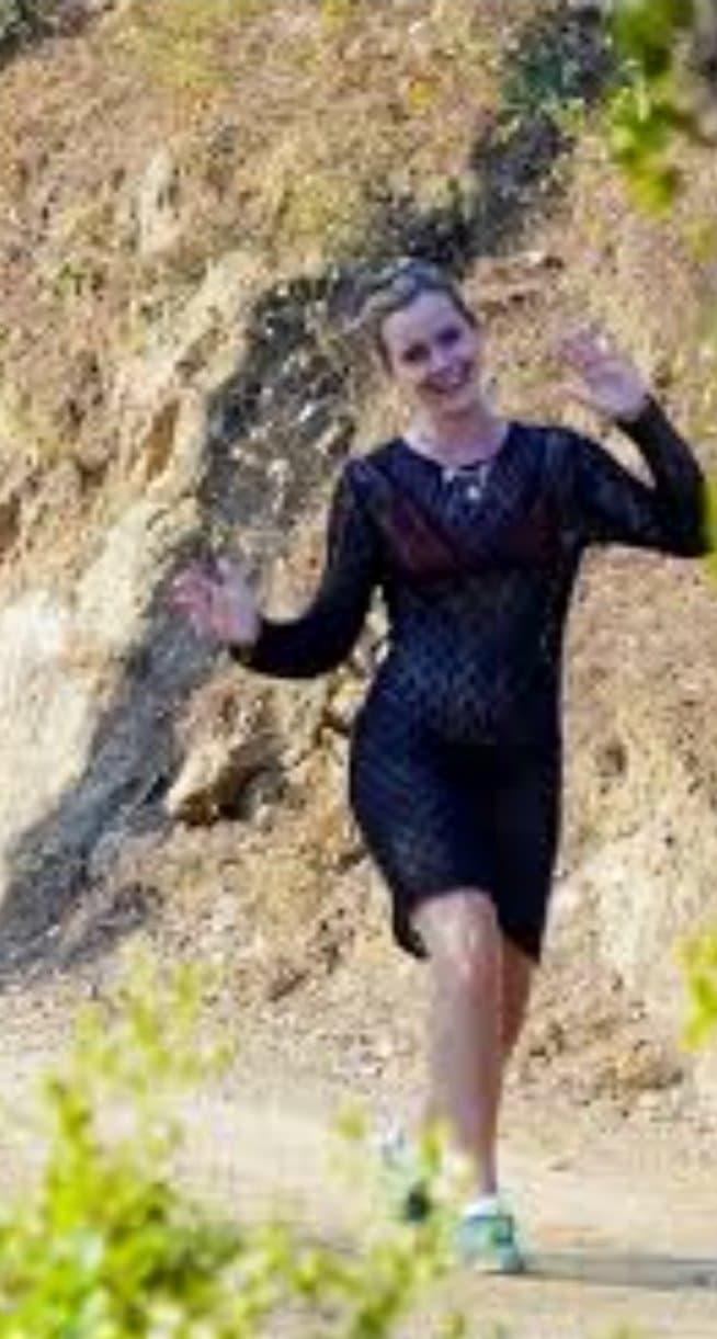 Emma Watson, goon to Emma St tropez/bikini pics