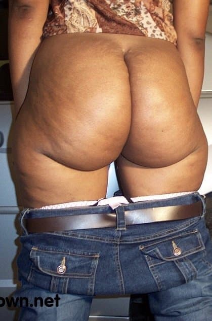 Thick juicy Latina booty ?