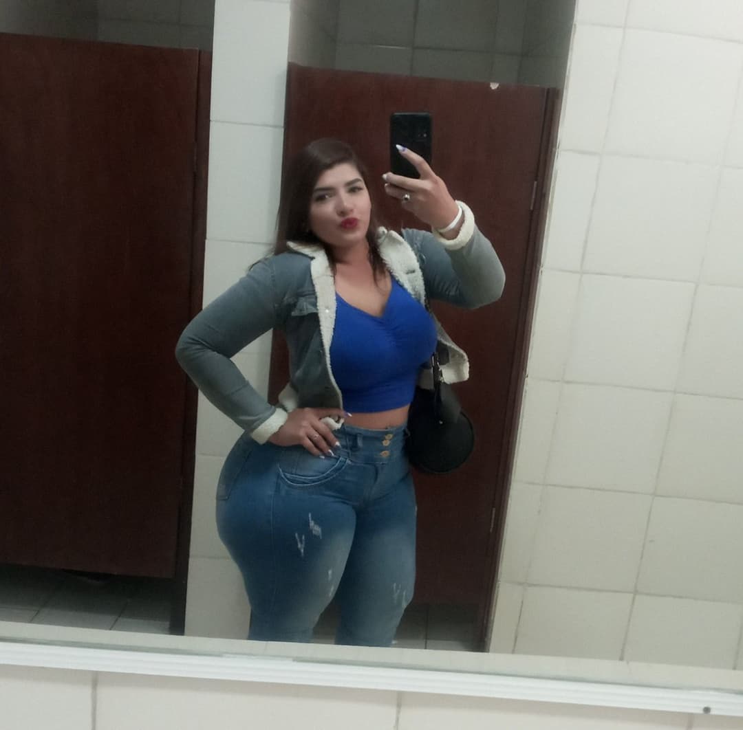 27 years old Venezuela video call fat ass